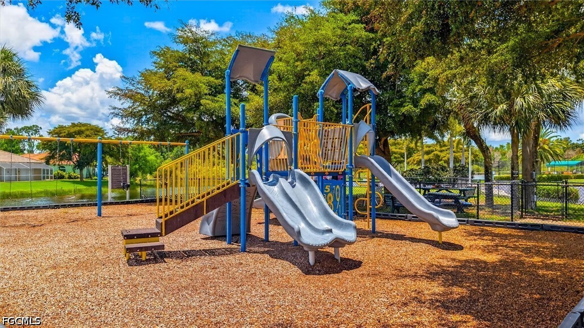 3 Bed SingleFamilyResidence for Sale in Fort Myers, photo 50