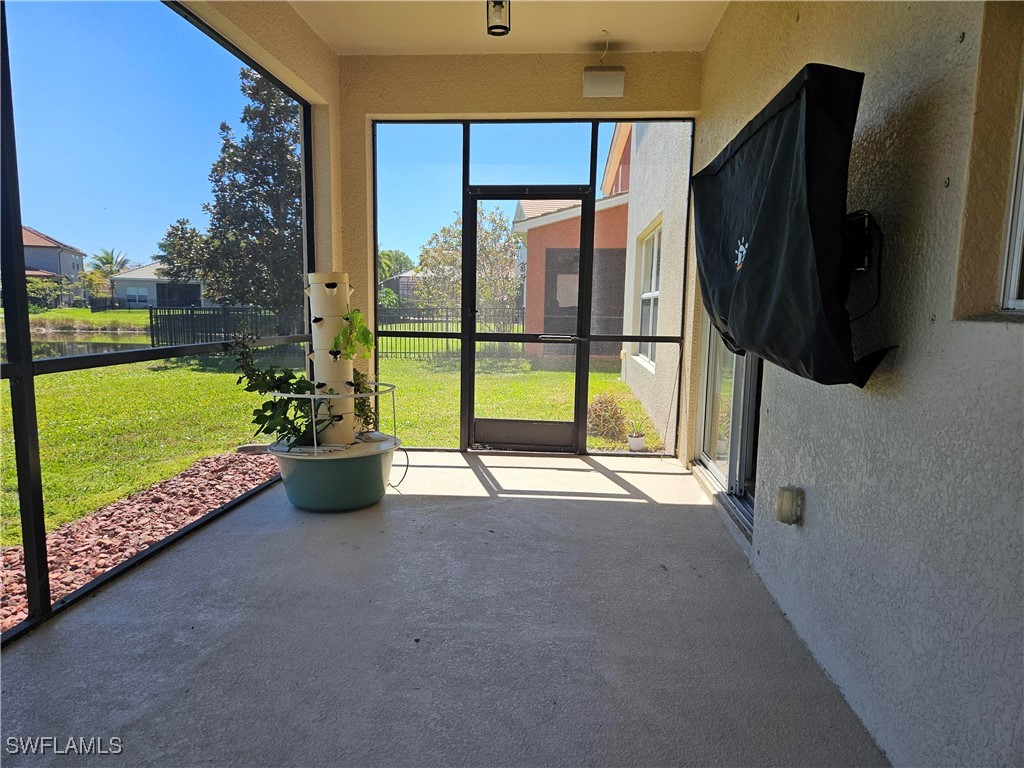 4 Bed Waterfront Home for Sale in Fort Myers, photo 6