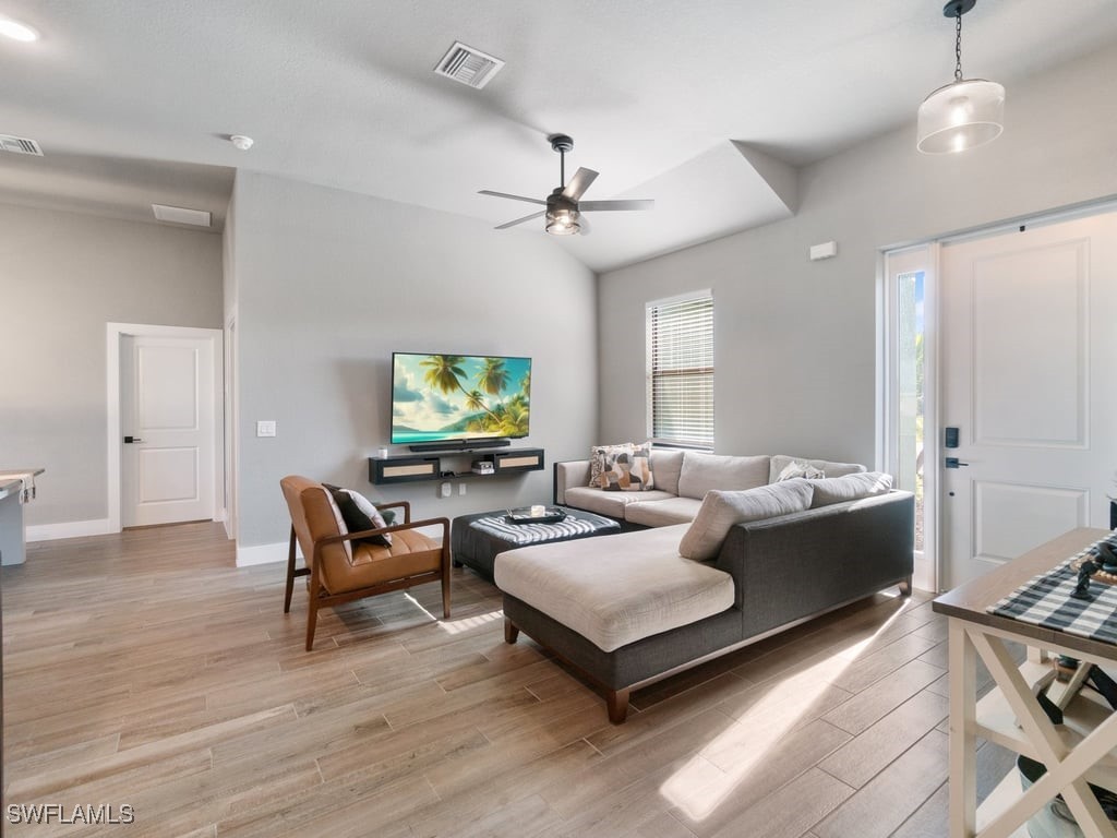 3 Bed Pool Home for Sale in Cape Coral, photo 6
