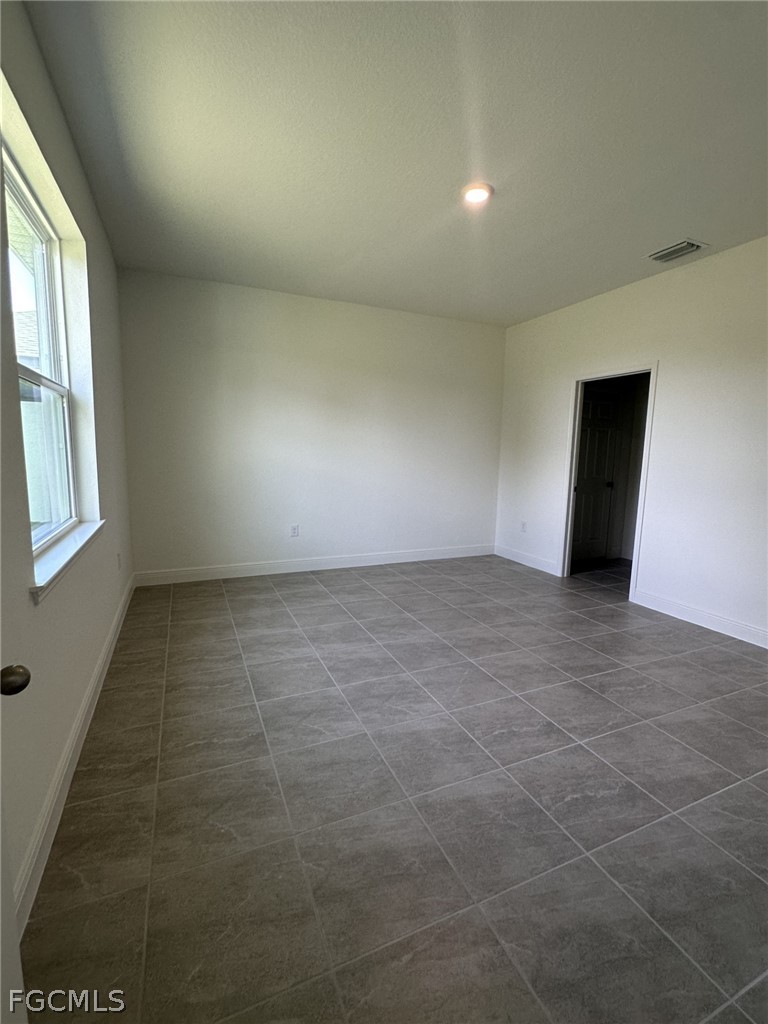 3 Bed SingleFamilyResidence for Sale in Cape Coral, photo 6