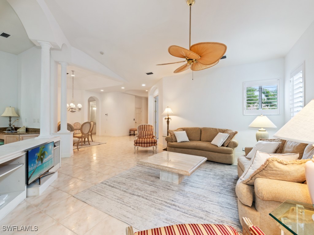 2 Bed Attached for Sale in Naples, photo 6