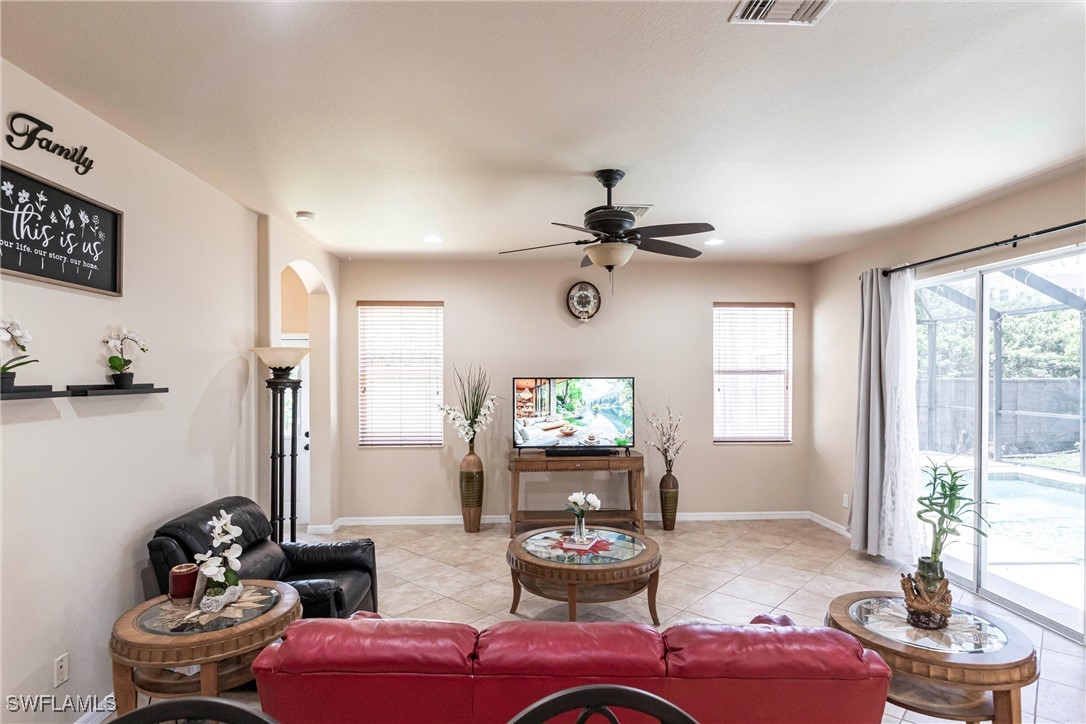 5 Bed Pool Home for Sale in Promenade West, photo 6