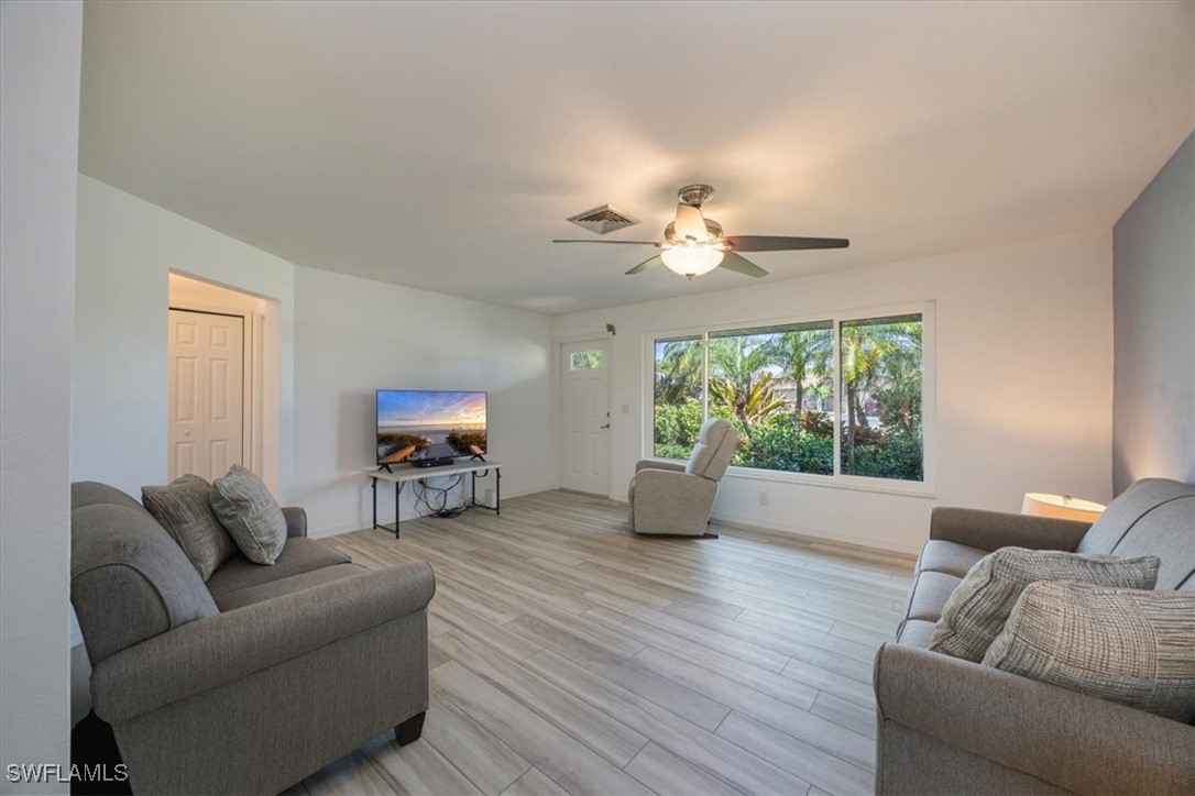 2 Bed Pool Home for Sale in Cape Coral, photo 6