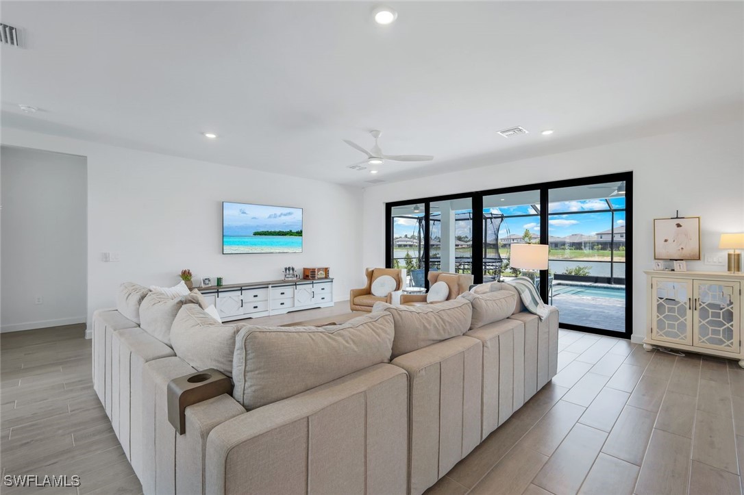 5 Bed Pool Home for Sale in Timber Creek, photo 6