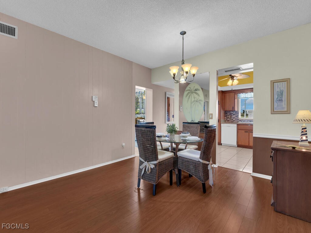 2 Bed Condominium for Sale in Cape Coral, photo 6