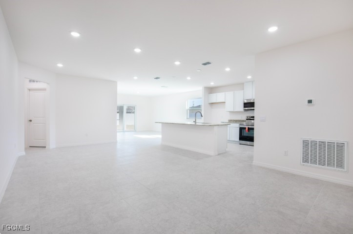 4 Bed SingleFamilyResidence for Sale in Cape Coral, photo 6