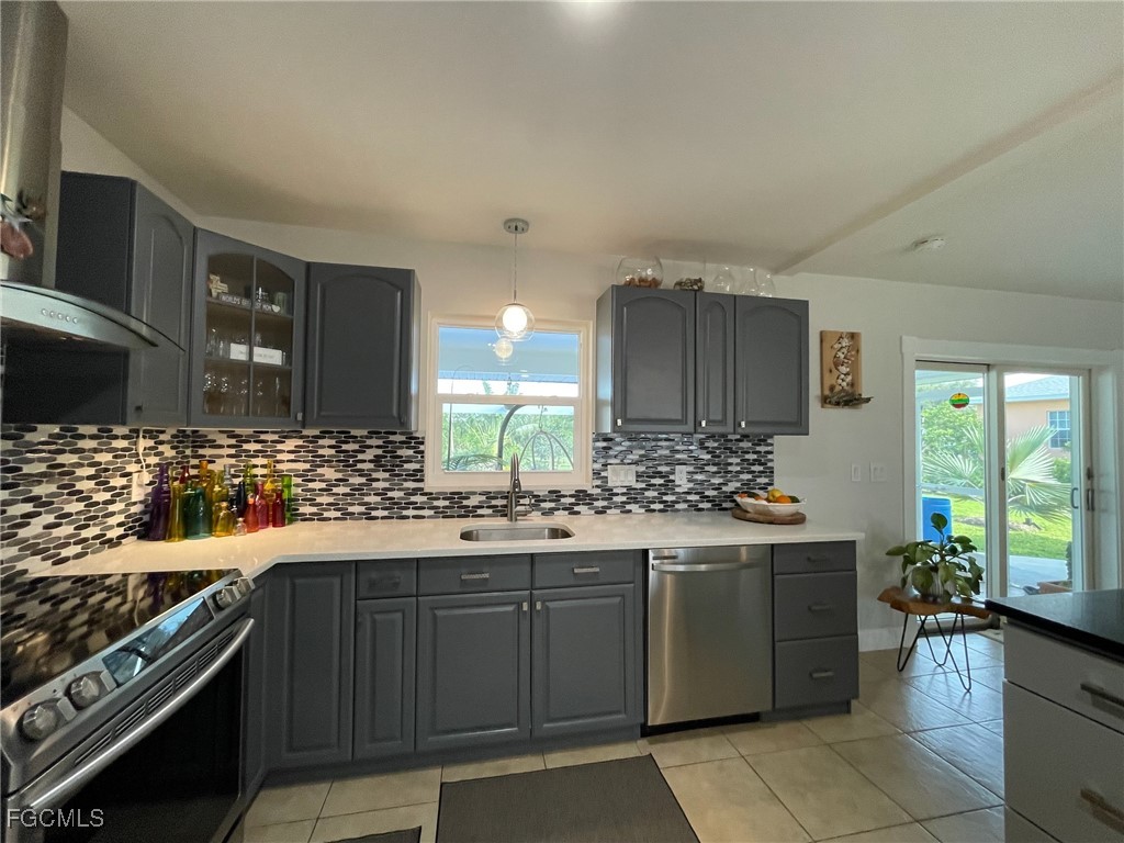 3 Bed Pool Home for Sale in Lehigh Acres, photo 6