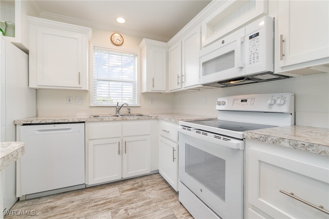 2 Bed ManufacturedHome for Sale in Fort Myers, photo 6