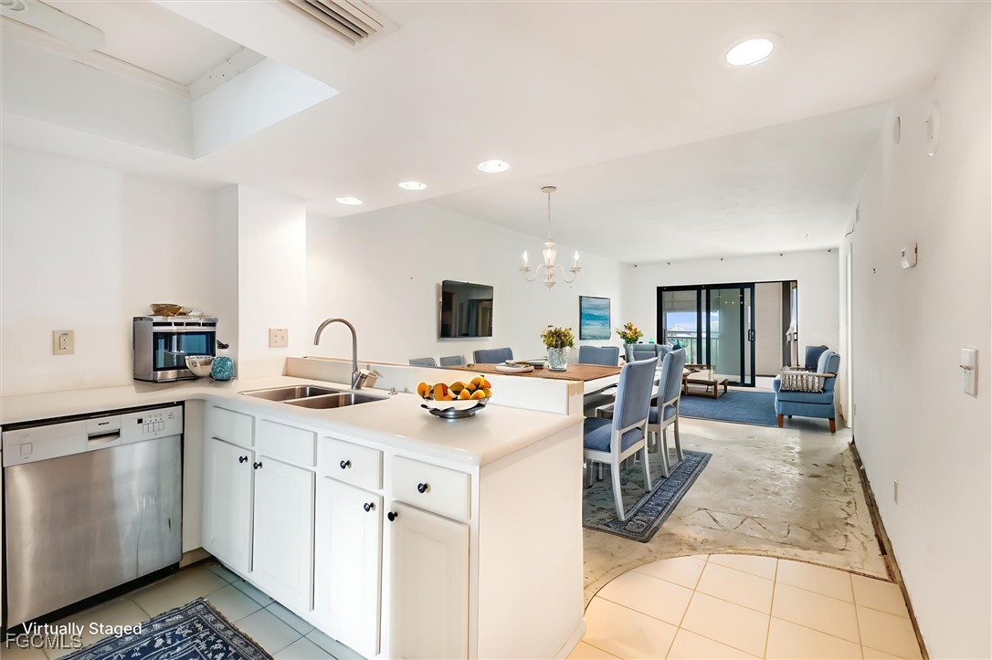 2 Bed Waterfront Home for Sale in Harbour Pointe Condo, photo 6