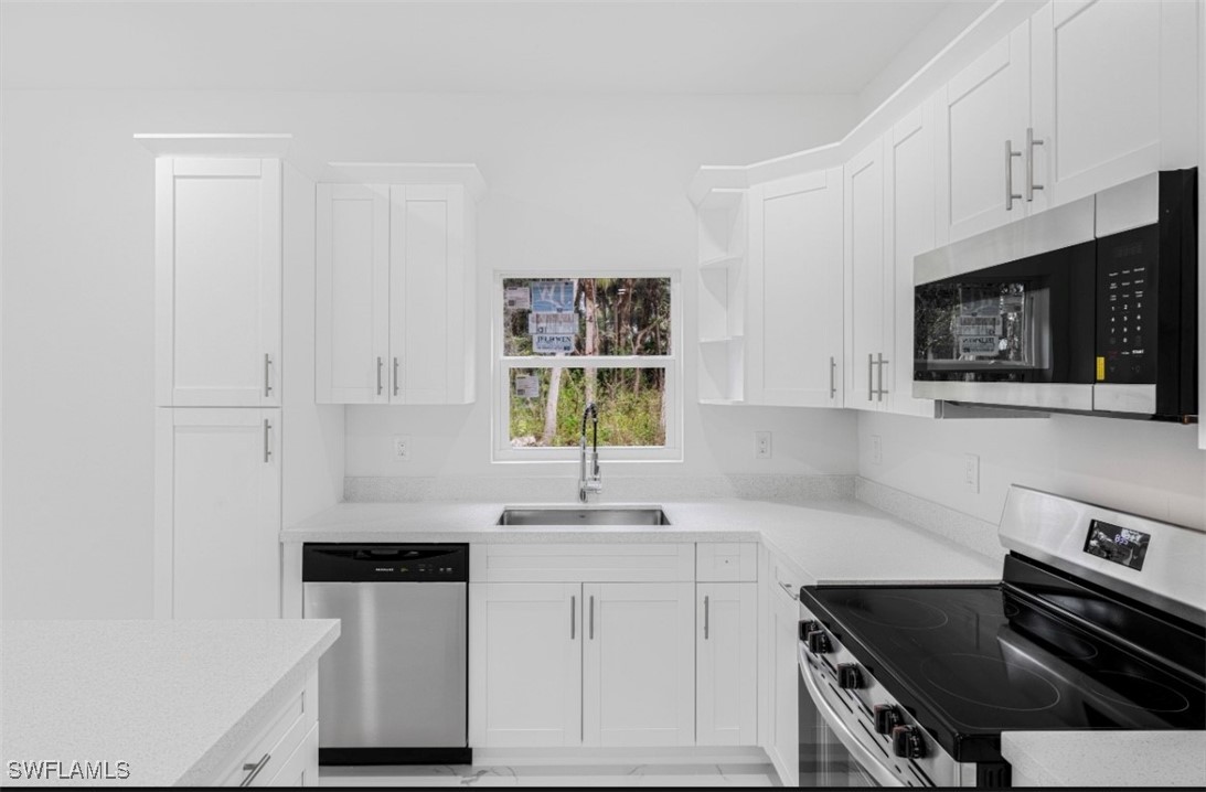 3 Bed SingleFamilyResidence for Sale in Naples, photo 6
