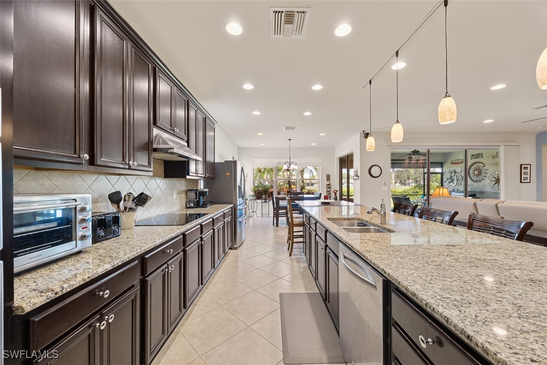 3 Bed SingleFamilyResidence for Sale in Del Webb, photo 6