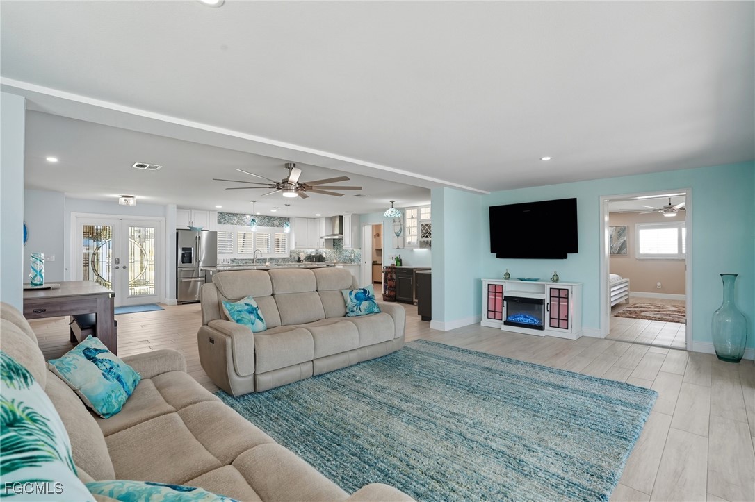 3 Bed Pool Home for Sale in Cape Coral, photo 6