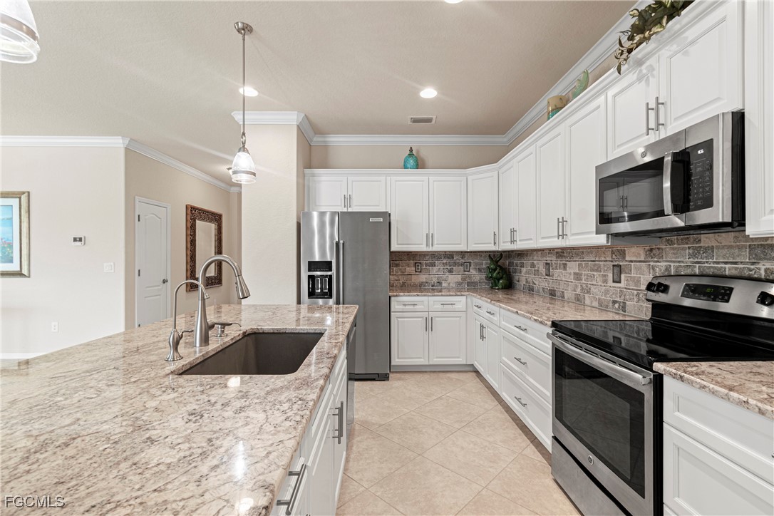 4 Bed Pool Home for Sale in Reflection Isles, photo 6