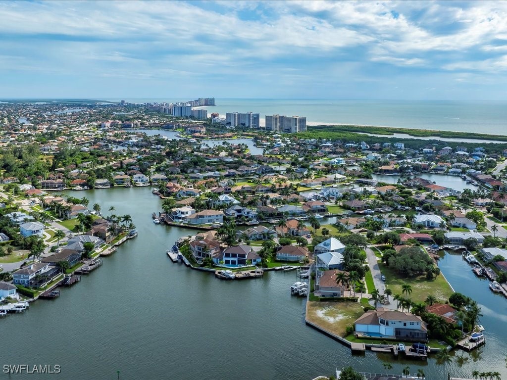 3 Bed Pool Home for Sale in Collier Bay, photo 6