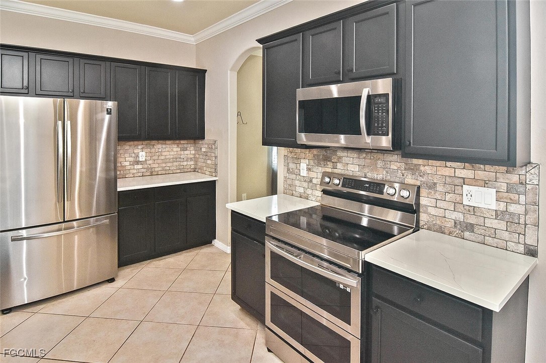 5 Bed Pool Home for Sale in Promenade West, photo 6