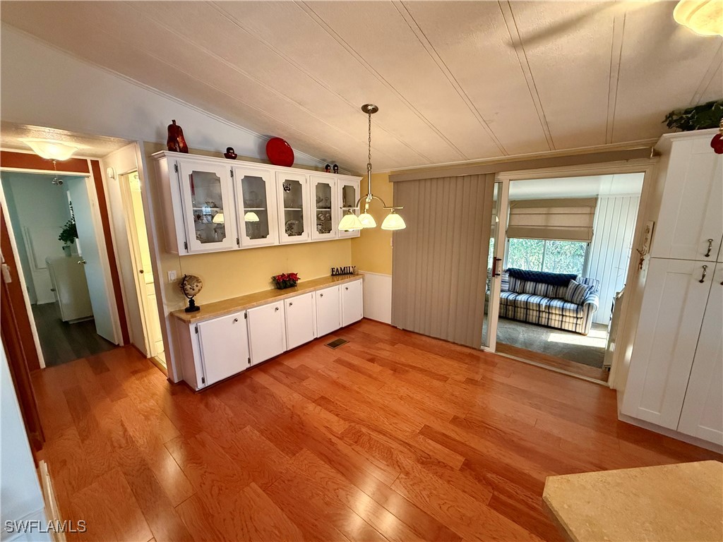 2 Bed ManufacturedHome for Sale in Naples, photo 6