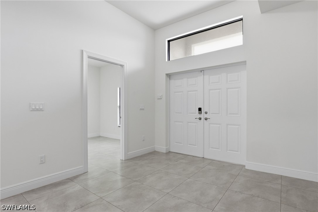 3 Bed SingleFamilyResidence for Sale in Naples, photo 6