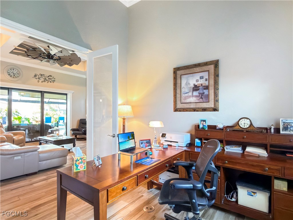 3 Bed Pool Home for Sale in Broadmoor, photo 6