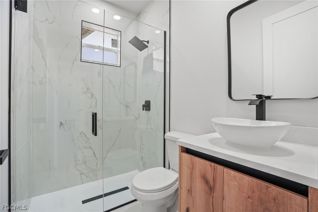3 Bed SingleFamilyResidence for Sale in Port Charlotte, photo 6