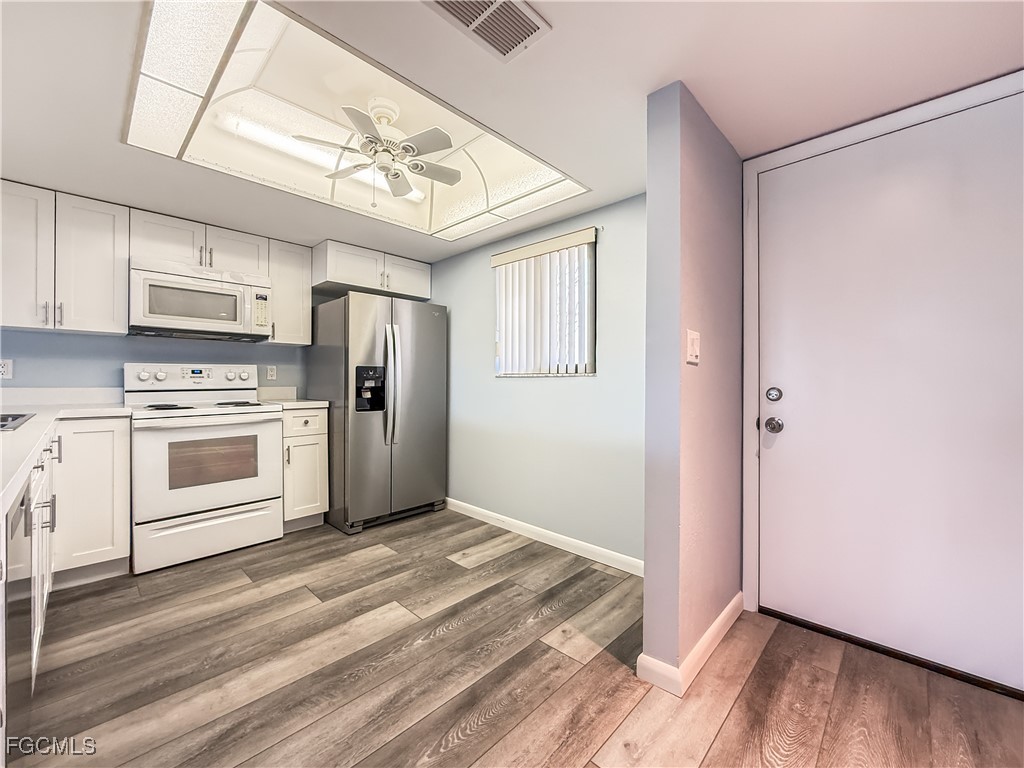 2 Bed Waterfront Home for Sale in North Fort Myers, photo 6