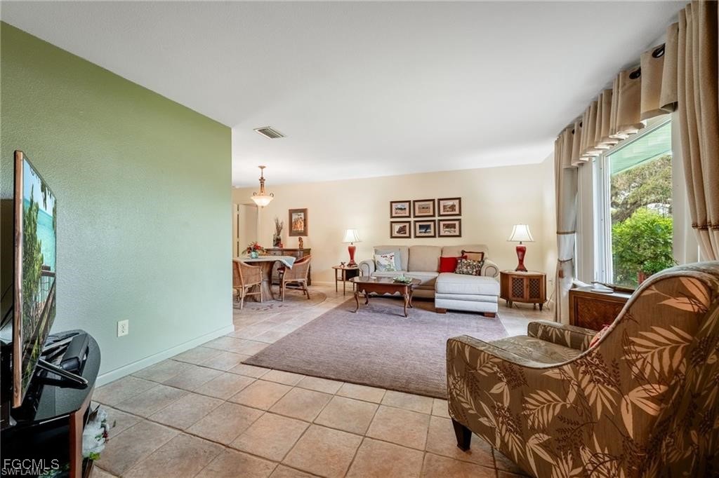3 Bed Pool Home for Sale in Laurel Oaks, photo 6