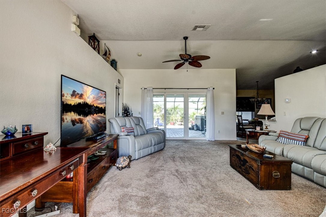3 Bed SingleFamilyResidence for Sale in Cape Coral, photo 6