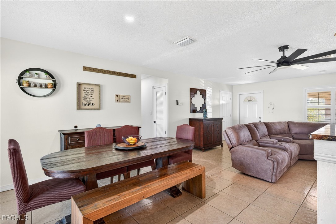 3 Bed SingleFamilyResidence for Sale in Lehigh Acres, photo 6