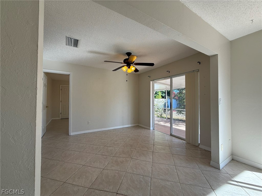 3 Bed SingleFamilyResidence for Sale in Cape Coral, photo 6