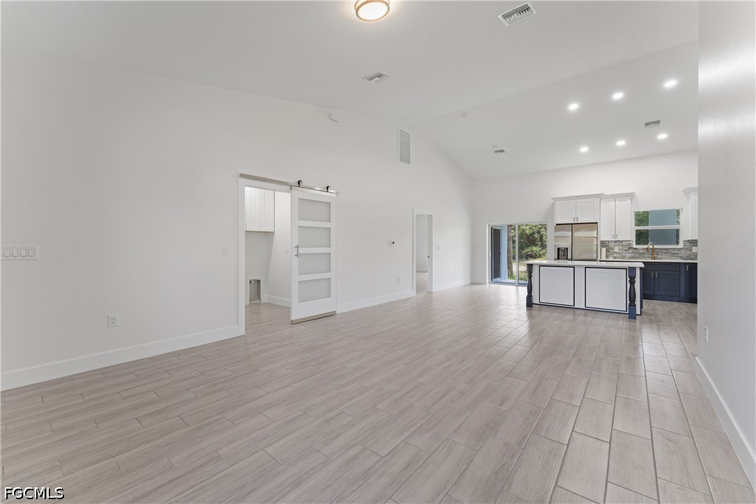 3 Bed SingleFamilyResidence for Sale in Lehigh Acres, photo 6