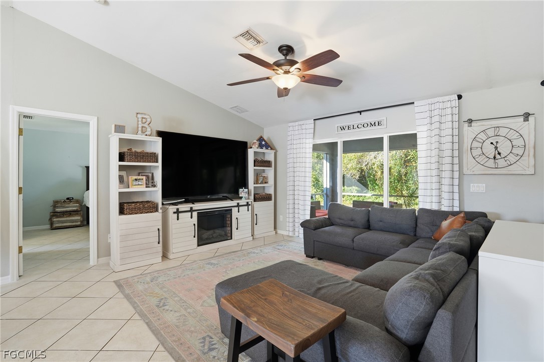 3 Bed SingleFamilyResidence for Sale in Port Labelle, photo 6
