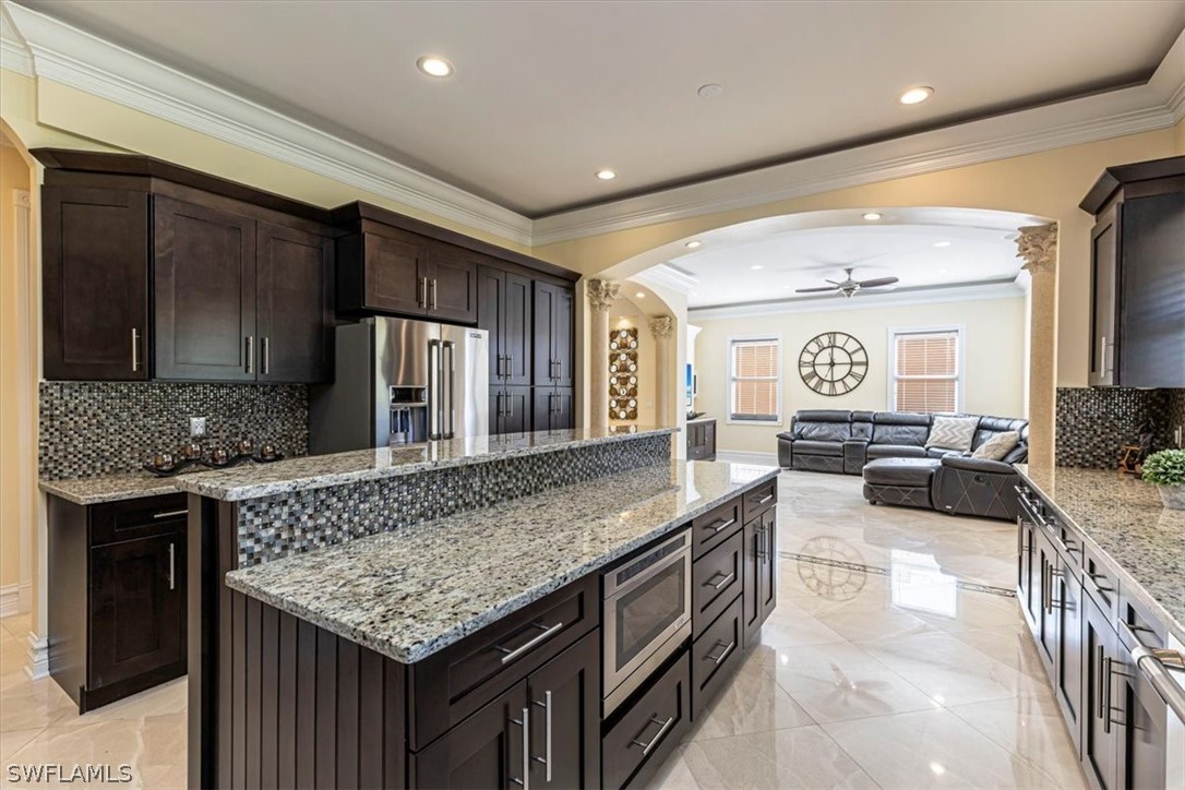 5 Bed SingleFamilyResidence for Sale in Naples, photo 6