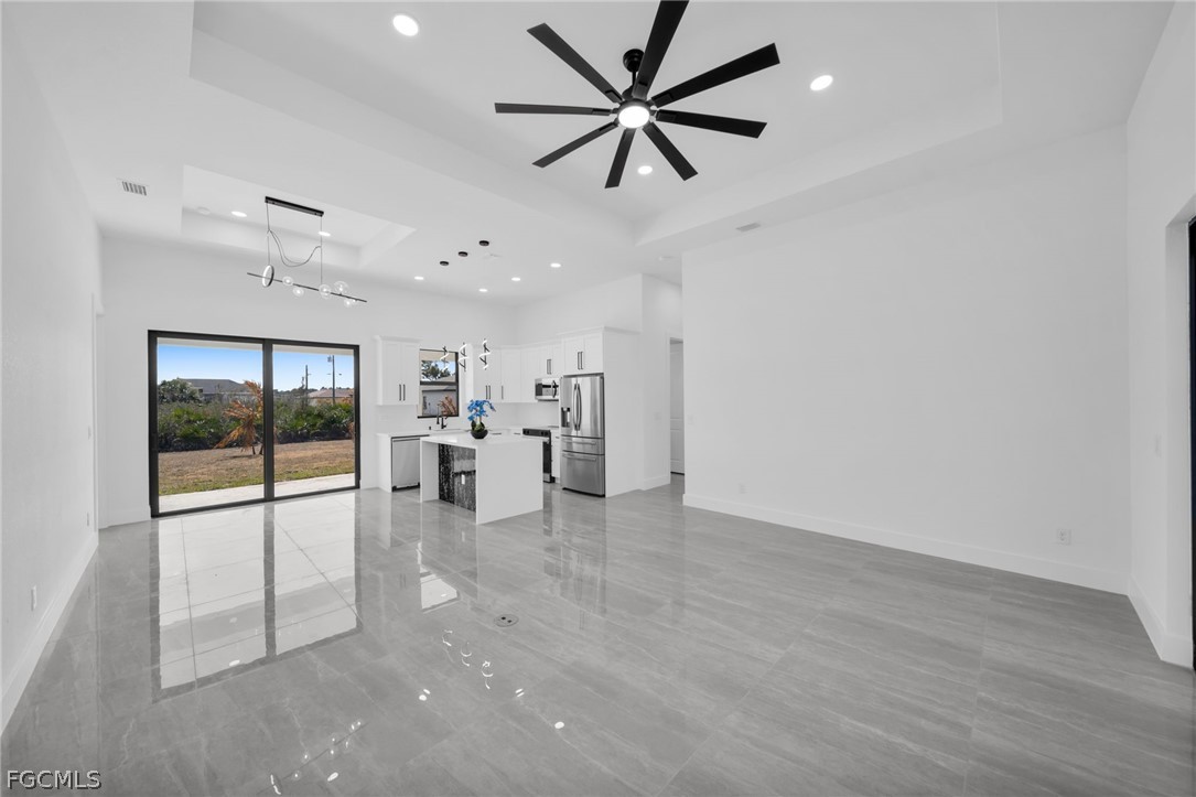 3 Bed SingleFamilyResidence for Sale in Lehigh Acres, photo 6