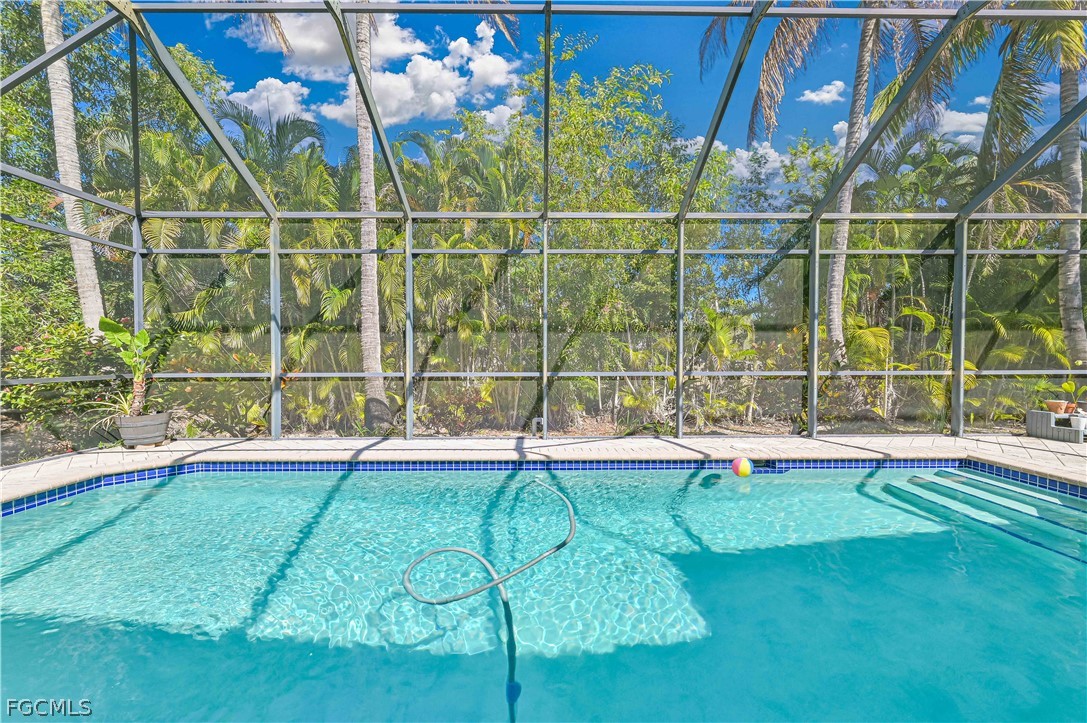 4 Bed Pool Home for Sale in Fort Myers, photo 6