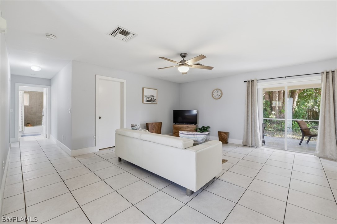 2 Bed SingleFamilyResidence for Sale in Spanish Gardens, photo 6