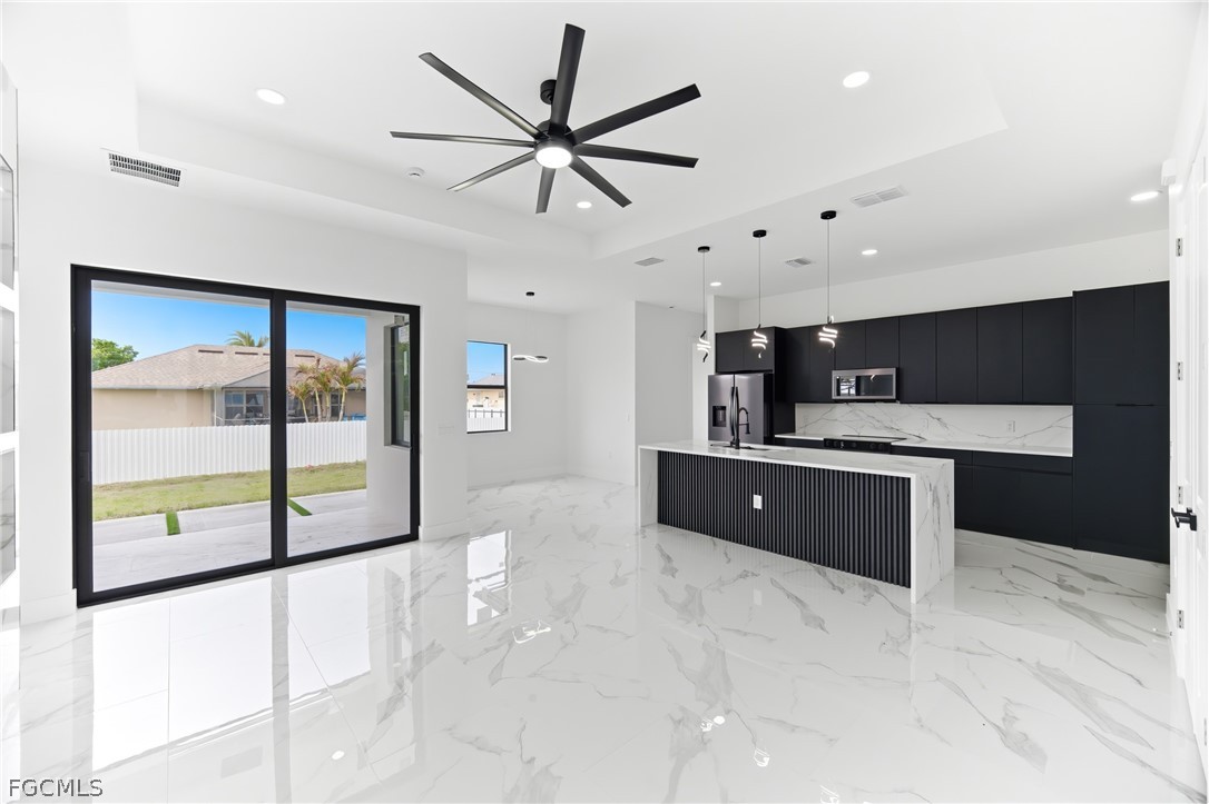 3 Bed SingleFamilyResidence for Sale in Lehigh Acres, photo 6