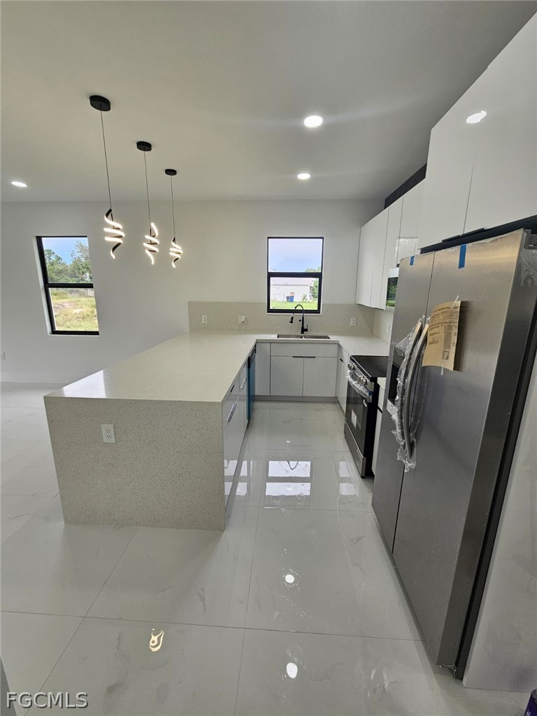 3 Bed SingleFamilyResidence for Sale in Lehigh Acres, photo 6