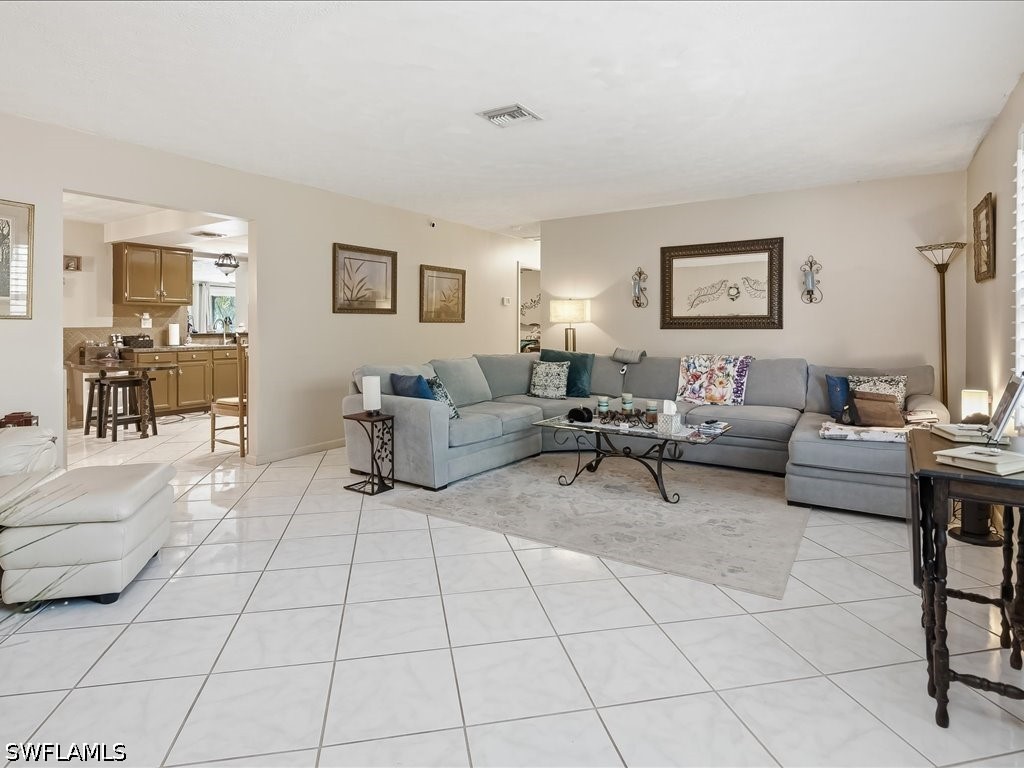 3 Bed Pool Home for Sale in Naples, photo 6