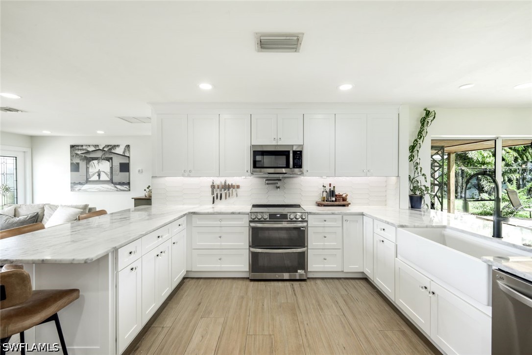 2 Bed SingleFamilyResidence for Sale in Estero, photo 6