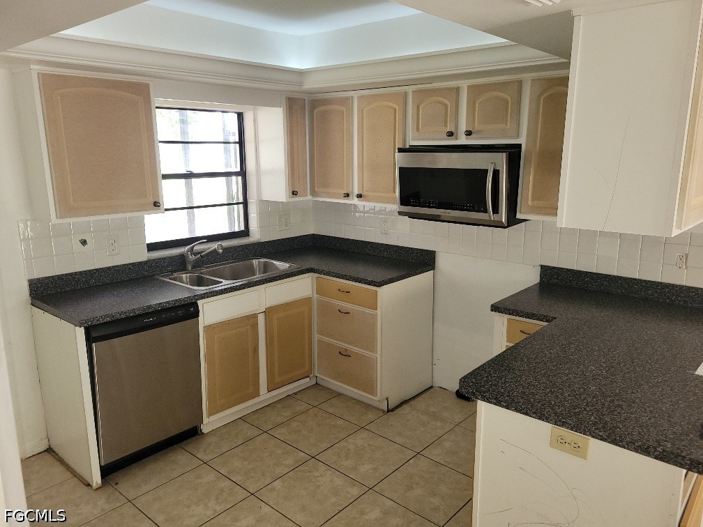 2 Bed Pool Home for Sale in Cape Coral, photo 6