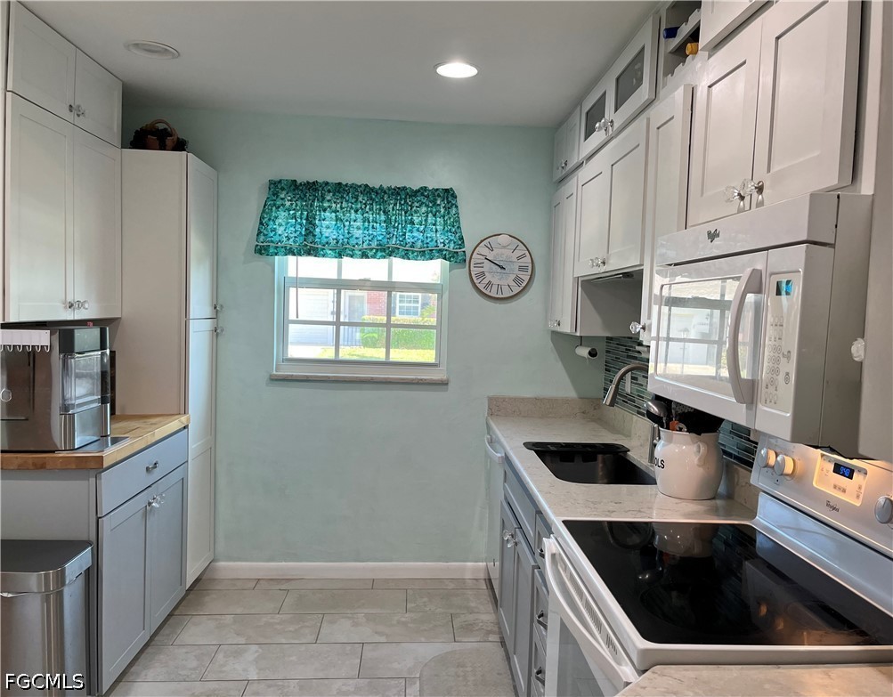 2 Bed Attached for Sale in Fort Myers, photo 6