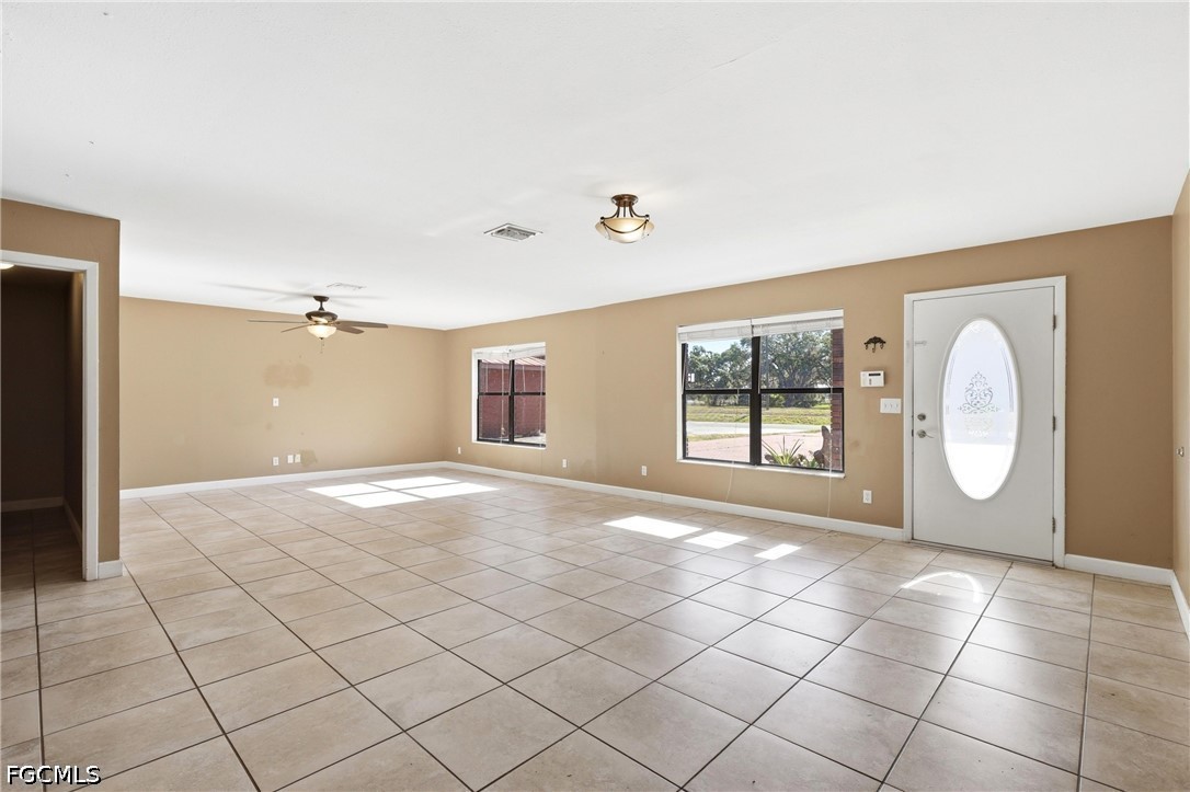 3 Bed SingleFamilyResidence for Sale in Labelle, photo 6