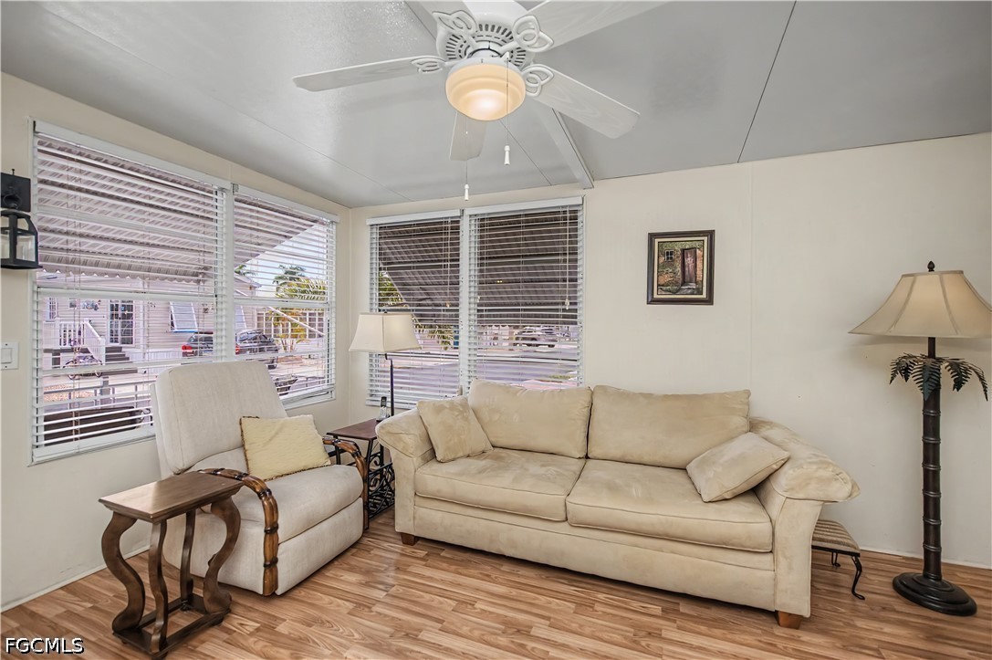 2 Bed ManufacturedHome for Sale in North Fort Myers, photo 6