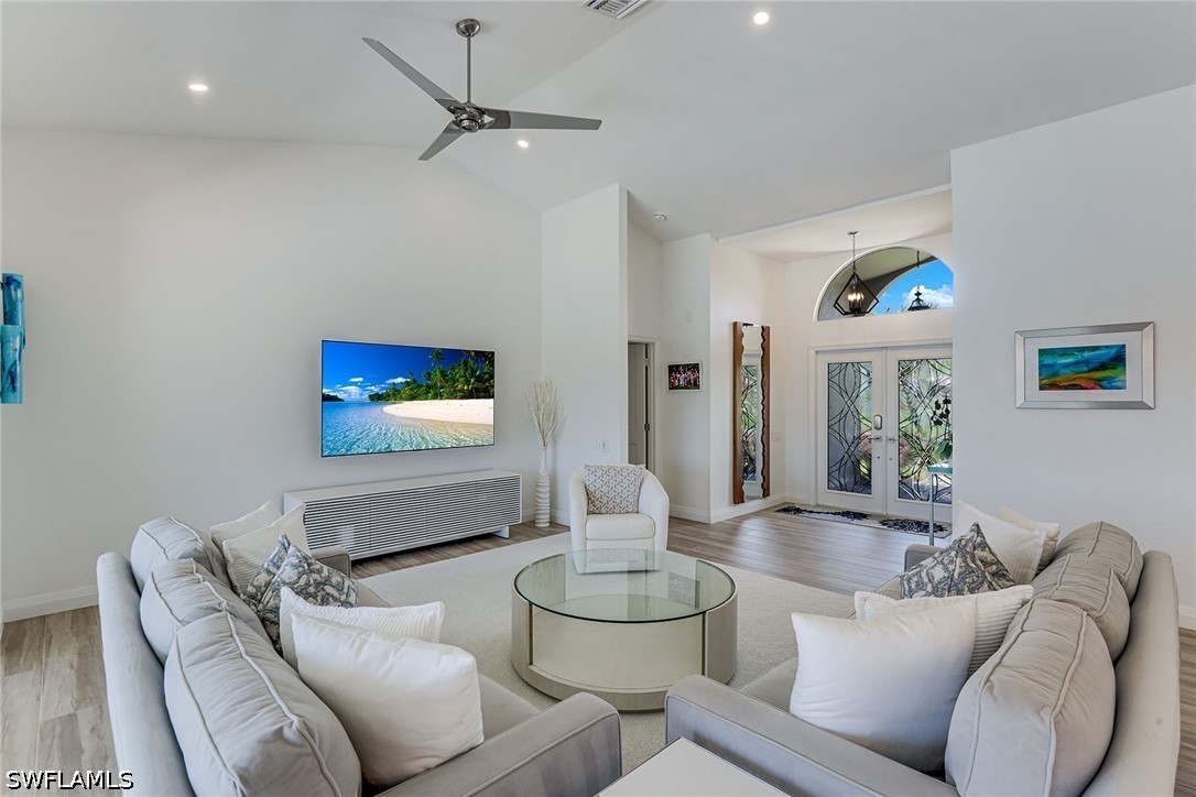 3 Bed Pool Home for Sale in Vanderbilt Lakes, photo 6
