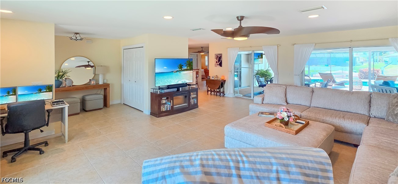 3 Bed Pool Home for Sale in Cape Coral, photo 6