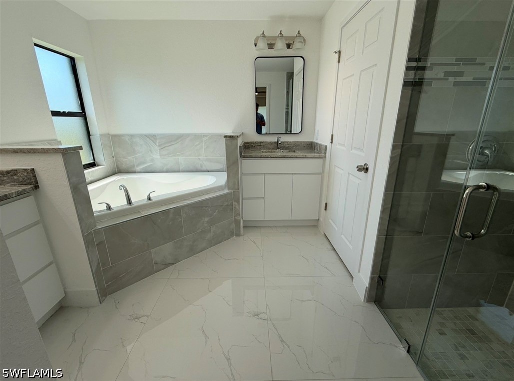 4 Bed SingleFamilyResidence for Sale in Lehigh Park, photo 6