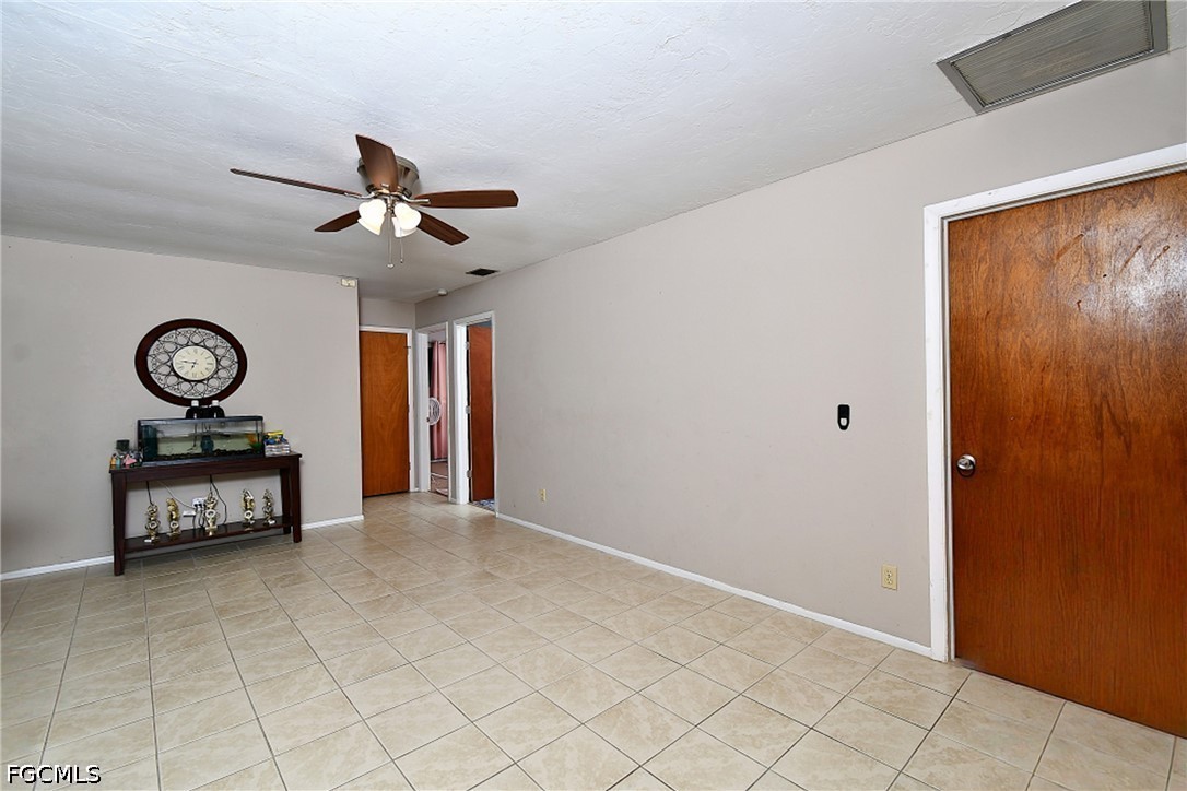 4 Bed SingleFamilyResidence for Sale in Lehigh Acres, photo 6
