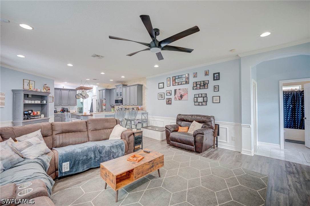 5 Bed Pool Home for Sale in Promenade West, photo 6