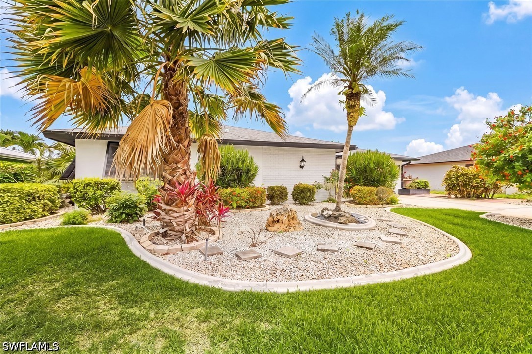 3 Bed Pool Home for Sale in Cape Coral, photo 6