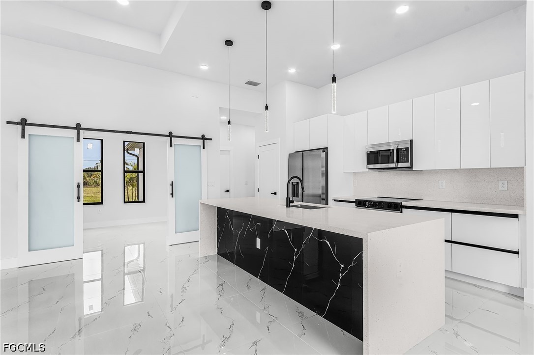3 Bed SingleFamilyResidence for Sale in Cape Coral, photo 6