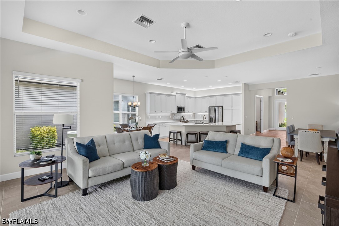 4 Bed Pool Home for Sale in Valencia Bonita, photo 6